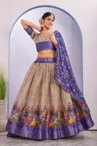 Filet indien traditionnel Varuni Georgette Lehenga Choli Dupatta ensembles doux Dola coton soie numérique imprimé pour le lancement du festival - Product Image 3