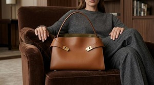 Sac de soirée en cuir de luxe pour femmes avec fermeture métallique élégante et fonctionnalité pour mariage/fête, disponible à prix abordable - Product Image 4