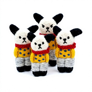 Meilleure figurine d'animal de Noël traditionnelle en laine tricotée à la main, écologique, motif panda, 100 % laine certifiée, petite taille - Product Image 1