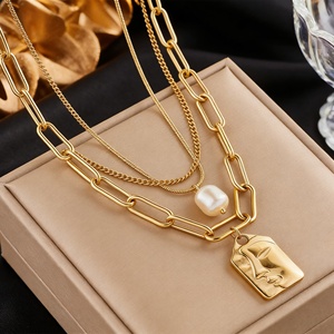 Collier pendentif personnalisé en acier inoxydable de qualité supérieure, plaqué or 18 carats, avec perles, cœur et papillon, pour femme, collier médaillon multicouche, cadeau - Product Image 2