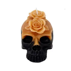 Vela de decoración del hogar de Halloween creativa personalizada, vela sin perfume de cera de parafina con forma de calaveras blancas y negras