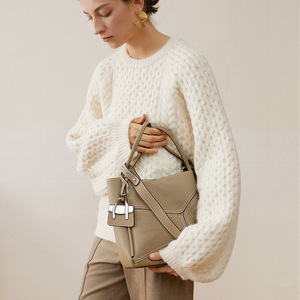 Sac <span class=keywords><strong>à</strong></span> <span class=keywords><strong>main</strong></span> <span class=keywords><strong>de</strong></span> <span class=keywords><strong>marque</strong></span> internationale célèbre pour femmes, en cuir <span class=keywords><strong>de</strong></span> vachette souple, <span class=keywords><strong>de</strong></span> haute qualité, grande capacité, sac fourre-tout <span class=keywords><strong>à</strong></span> bandoulière - Product Image 6