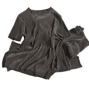 OEM 新款女式夏季两件套 - 纯色百褶短袖衬衫和宽松裤套装，休闲装 - Product Image 5