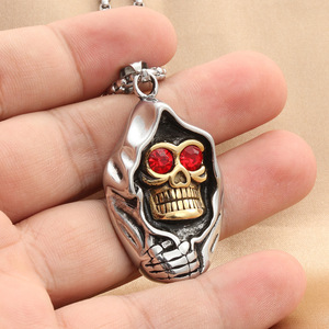 Colgante de calavera de acero inoxidable con ojos de cristal rojo, collar retro punk para hombre, regalo de joyería de moda - Product Image 3