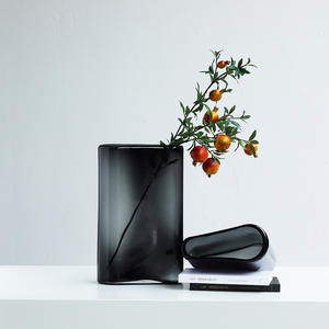 Jarrón de Cristal de Estilo Nórdico Simple, Irregular, Grande y Plano, Diseño de Barril para Flores, Color Marrón Suave, Adornos de Escritorio, Jarrón de Cristal - Product Image 2