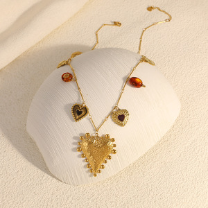 Collar con Colgante de Corazón Estilo Europeo Americano, Chapado en Oro de 18k, Acero Inoxidable, Multicolor, Elegante Cadena para Clavícula, Joyería para Fiesta - Product Image 4