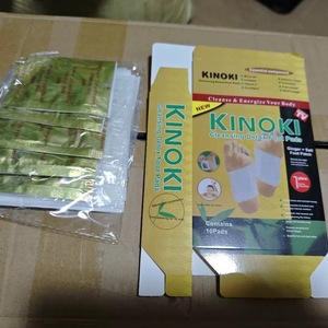 Patchs Détoxifiants Chauds Kinoki pour les Pieds – Nettoyants, Amincissants, à Base de Plantes, Adhésifs, pour Massage Relaxant et Détoxification des Pieds - Product Image 5