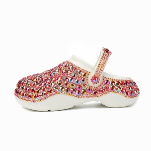 Nouvelles sandales d'été originales pour femmes, style Europe-Amérique, à semelle épaisse en EVA, perforées, avec strass et bout ouvert - Product Image 4