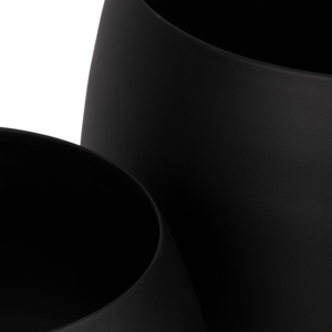 Fioriere moderne in metallo con piedini a sfera, vasi rialzati per uso interno ed esterno, finitura nera opaca, set di due. - Product Image 4