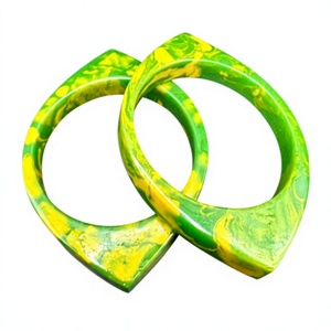 Juego de Brazaletes de Resina con Diseño de Mármol Verde y Amarillo, Unisex, Calidad Premium, Pulseras Acrílicas Modernas y Elegantes - Product Image 1