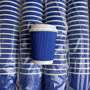 Échantillon gratuit de gobelets à café ondulés écologiques en papier noir, jetables, de 8 à 16 oz, avec couvercles - Product Image 4
