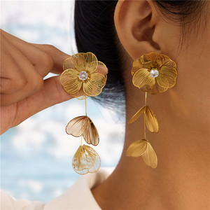 여성용 프랑스 술 귀걸이 스테인레스 스틸 우아한 복고풍 중공 꽃잎 상감 다이아몬드 스테인레스 스틸 귀걸이 도매 - Product Image 2