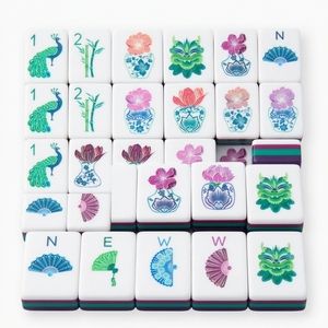 En stock: Lujoso juego de Mahjong americano de acrílico violeta oscuro, duradero, para viaje, juego de Mahjong para el día del domingo. - Product Image 1