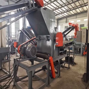 Broyeur de pneus entièrement automatique pour le recyclage des pneus lourds, produisant de la poudre de pneus, facile à utiliser, garantie 1 an - Product Image 1