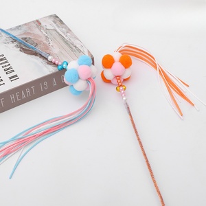 ไม้แหย่สำหรับแมวมีกระดิ่งกรอบเชือกยืดหยุ่นแบบขนนกผิวเรียบสีสันสดใสเป็นมิตรกับผิว - Product Image 5