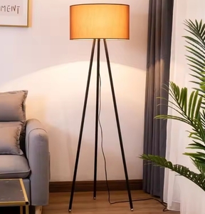 Design moderno decorazione in piedi <span class=keywords><strong>luce</strong></span> tessuto di lino treppiede in metallo lampada da terra per Hotel camera da letto - Product Image 1