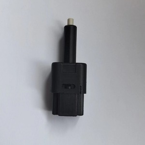 Interruptor de Luz de Freno Nissan 25320AX00A 25320AX00C 25320-AX00B de Repuesto para Reparación en Plástico de Ingeniería - Product Image 1
