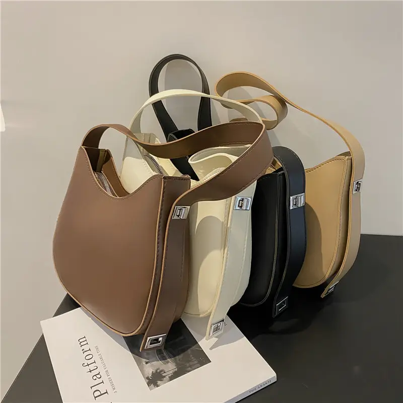 2022 moda personalizzata nuova borsa di alta qualità in pelle Pu borsa da donna grande Tote Lock catena borse a tracolla a tracolla