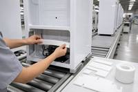Nouvelle machine à découper le feutre réglable pour feutre souple et rigide, avec fonction de comptage de couches personnalisé. Promotion avec réduction, vente directe usine.