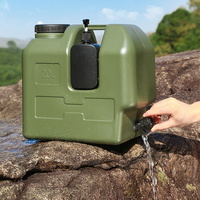 Seau à eau portable écologique en plastique pour l'extérieur avec robinet et petite bouteille incluse, matériau de qualité alimentaire pour le camping et les pique-niques