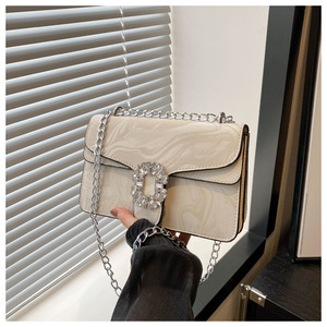 <span class=keywords><strong>Sac</strong></span> Tendance 2026 – Magnifique <span class=keywords><strong>Sac</strong></span> Bandoulière <span class=keywords><strong>Carré</strong></span> pour Femme, Style Western, Couleur Unie, Chaîne Diamantée, Distinctif - Product Image 2