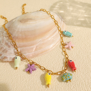 Collier thème Océan Doré, Pendentif coloré en céramique Poisson Étoile de mer, Bijoux de mode pour femme, Chaîne en alliage de zinc style décontracté - Product Image 2