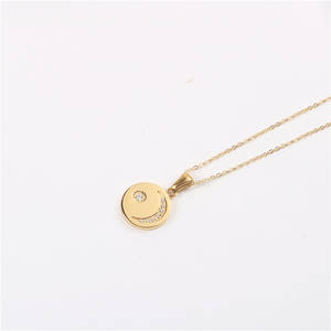 Colgante de acero inoxidable con forma de Luna y sol para mujer, colgante de moneda, regalo de Navidad para esposa, madre - Product Image 3