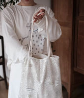 Sac fourre-tout en toile blanc à sequins pour femme, élégant sac à bandoulière brodé floral avec fermeture éclair, design marguerite tendance, logo personnalisé, faible MOQ