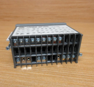 Indicador Digital JAPAN YOKOGAWA UM33A con Alarmas UM33A-000-11 UM33A-000-11/LP - Product Image 6