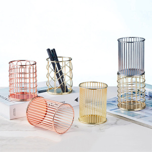 Porte-stylo en métal or <span class=keywords><strong>rose</strong></span> porte-pinceau <span class=keywords><strong>de</strong></span> maquillage <span class=keywords><strong>organisateur</strong></span> <span class=keywords><strong>de</strong></span> <span class=keywords><strong>bureau</strong></span> - Product Image 1