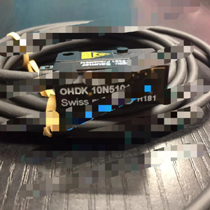 Arka Plan Engellemeli Lazer Sensör Fotoelektrik Anahtar Ohdk 10n5101 - Product Image 1