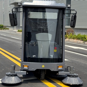 Camion balayeuse électrique à 3 <span class=keywords><strong>roues</strong></span> haute performance, alimenté par batterie, pour le ramassage des <span class=keywords><strong>feuilles</strong></span> de jardin, avec un grand bac de collecte - Product Image 2