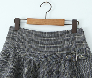 Mini-<span class=keywords><strong>jupe</strong></span> décontractée tendance à imprimé écossais <span class=keywords><strong>gris</strong></span> avec dentelle au bas pour femme – Grande vente - Product Image 3