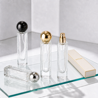 Flacon pulvérisateur d'huile de parfum carré personnalisé de 30 ml avec bouchon à bille, flacon de parfum vide en verre de 30 ml (1 oz) avec emballage en boîte