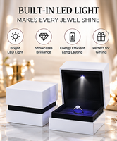 Boîte à bijoux de luxe en forme carrée avec finition laquée en plastique, doublure en velours et éclairage LED, pour boucles d'oreilles, pendentifs et bagues, prix usine en gros