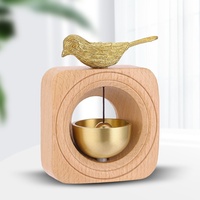 Sonnette moderne style Dopamine en bois de hêtre avec accents en laiton, fixation magnétique, accessoire de voiture simple, cadeau décoratif parfait ; Usine