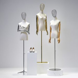 Maniquí <span class=keywords><strong>de</strong></span> torso <span class=keywords><strong>de</strong></span> metal dorado con cabeza y brazos plateados, maniquí femenino <span class=keywords><strong>de</strong></span> tela sobre ruedas, maniquí <span class=keywords><strong>de</strong></span> mujer <span class=keywords><strong>para</strong></span> exhibición <span class=keywords><strong>de</strong></span> <span class=keywords><strong>ropa</strong></span>. - Product Image 5