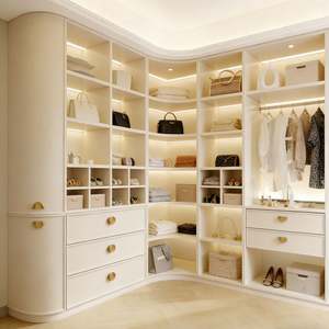 Armoire de rangement en forme de L de style crème BALOM, armoire d'angle avec tiroirs, zone de suspension, poignée dorée, meubles de chambre à coucher - Product Image 2