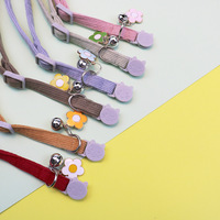 Verstellbare Sicherheitsschnalle und Dekorative Halskette Neues Cord-Halsband Niedliche Glocken Blumendesigns Hunde- und Katzen-Halsband