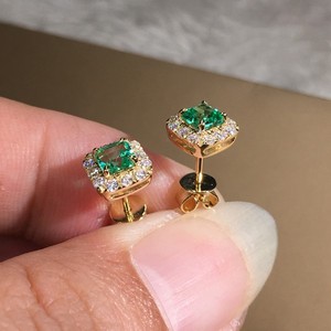 CAOSHI Pendientes de Botón de Estilo Coreano de Gran Venta con Baño de Oro de 18k, Diamante Verde, Pequeño Cristal de Circón Cuadrado Geométrico para Mujer - Product Image 5
