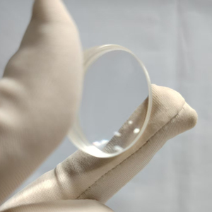 Lente Menisco Convessa Concava Diametro 26mm con Rivestimento AR in Vetro Ottico Personalizzato, Produzione su Misura con Tempi di Consegna Brevi per Ottiche di Telecamere e Telescopi - Product Image 1