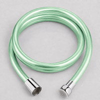 Manguera de Ducha de PVC Verde con Forma de Espiral Compacta y Fácil Almacenamiento para Baños de Campamentos al Aire Libre