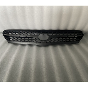 ตะแกรงหน้ารถยนต์ Matrix Us รุ่น 53101-02080 สีดำ ทำจากพลาสติก สำหรับรุ่นปี 2005-2008 - Product Image 1
