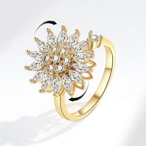 Bague anti-stress rotative en forme de fleur, sans ternissement, sertie de zircone cubique taille marquise, en cuivre plaqué or, bijoux pour femme - Product Image 2