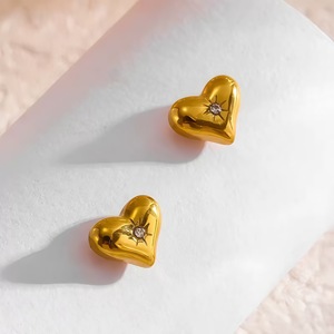 อุปกรณ์ตกแต่งเครื่องประดับ DIY ข้ามพรมแดน ไม่ซีดจาง ให้ความรู้สึกหรูหรา ต่างหูรูปหัวใจ ชุบทอง 18k - Product Image 2