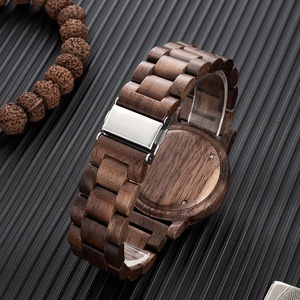 TJW Montre à quartz en bois haut de gamme avec bande en bois de noyer Largeur 20mm Conception de <span class=keywords><strong>carte</strong></span> élégante - Product Image 3