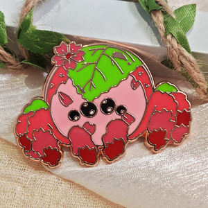 उच्च गुणवत्ता वाले कस्टम प्लेटेड धातु पिन बैज कस्टम एनीमे पिन प्रिंट के साथ - Product Image 3