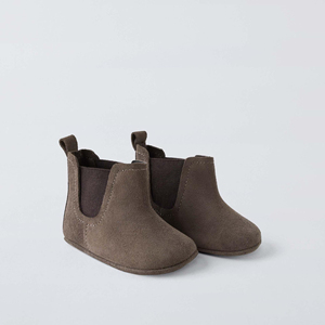 Chaussures plates en daim écologiques confortables pour nouveau-nés, bébés, à enfiler, semelle souple, chaussures de bébé juives, respirantes, légères - Product Image 1