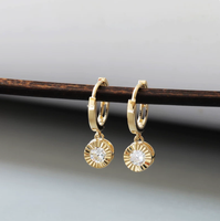 Boucles d'oreilles pendantes CZ plaquées or pour femmes, délicates, serties de pierres rondes, minimalistes, polyvalentes, bijoux fins pour le quotidien, vente en gros