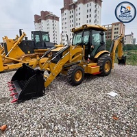 7 unités de chargeuses-pelleteuses CAT 420F d'occasion 4x4, modèle 2024, avec godet de 1,2 m³, en bon état, machine à 95 % neuve à vendre